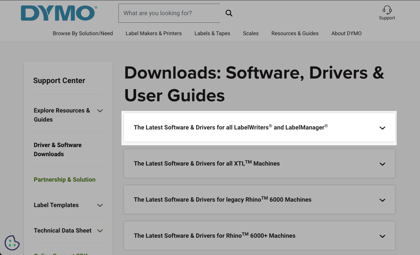 Site Web DYMO avec l'option 'Les derniers logiciels et pilotes pour tous les modèles LabelWriters™ et LabelManager™' en surbrillance.