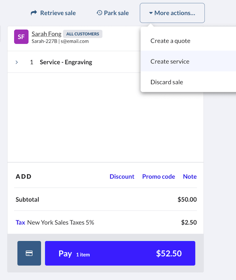 Écran de caisse, le menu More actions (autres actions) est ouvert et montre l’option Créer un service.