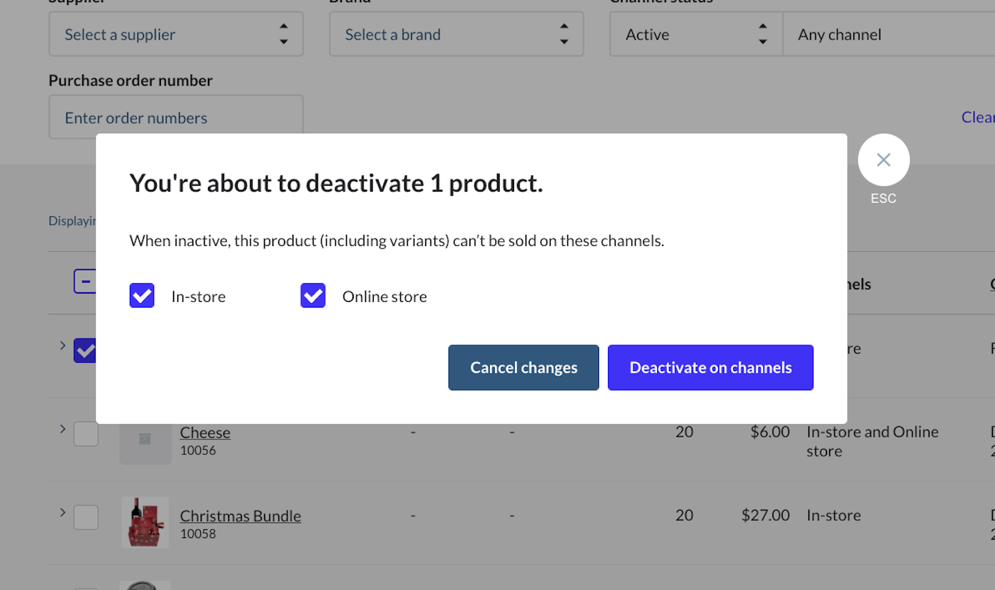 Pop-up met optie om product te deactiveren in de winkel, online, of beide, met opties Wijzigingen annuleren en In kanalen deactiveren.