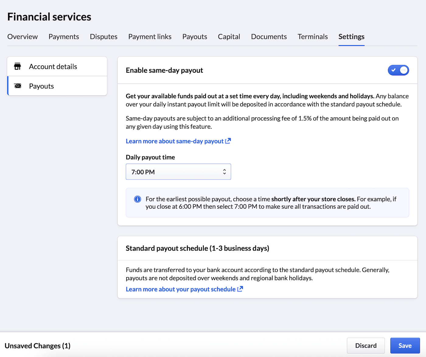 Les versements le jour même sont activés. Le menu déroulant permettant de choisir l’heure des dépôts est visible. 