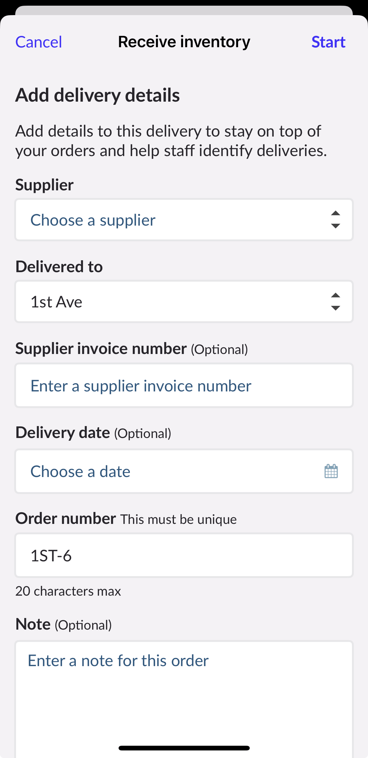 Page montrant les détails d’une nouvelle commande de stock; les champs Fournisseur, Établissement de livraison, Numéro de facture du fournisseur, Date de livraison et Numéro de commande sont visibles.