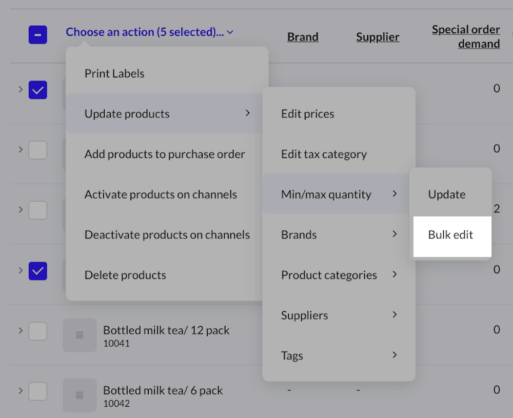 Menu 'Een actie kiezen' met 'Bewerken in bulk' gemarkeerd.
